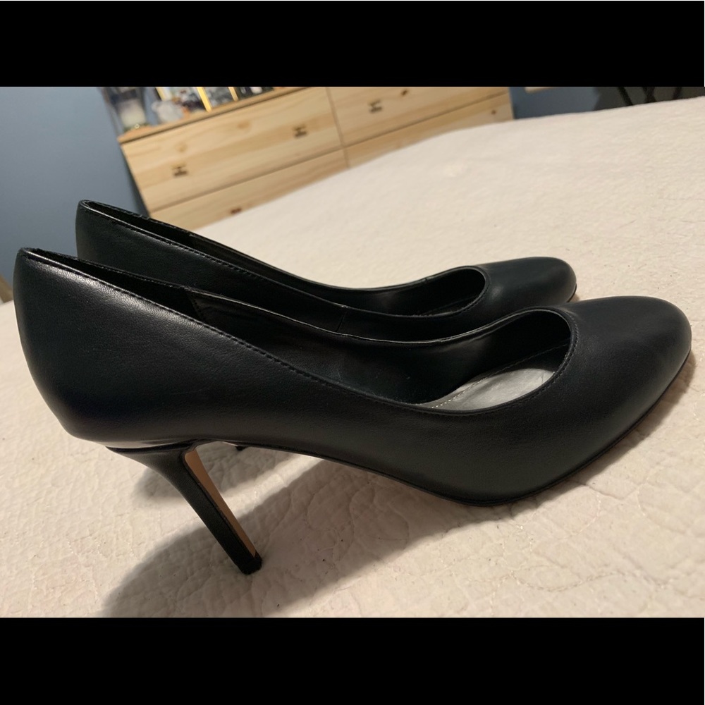 BCBG Black Julianna Pump